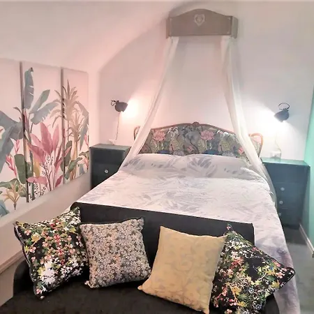 The Nest - Lovely With Private Garden Apartamento Lezzeno