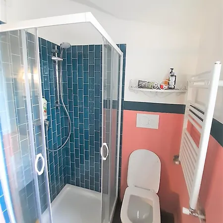 The Nest - Lovely With Private Garden 레체노